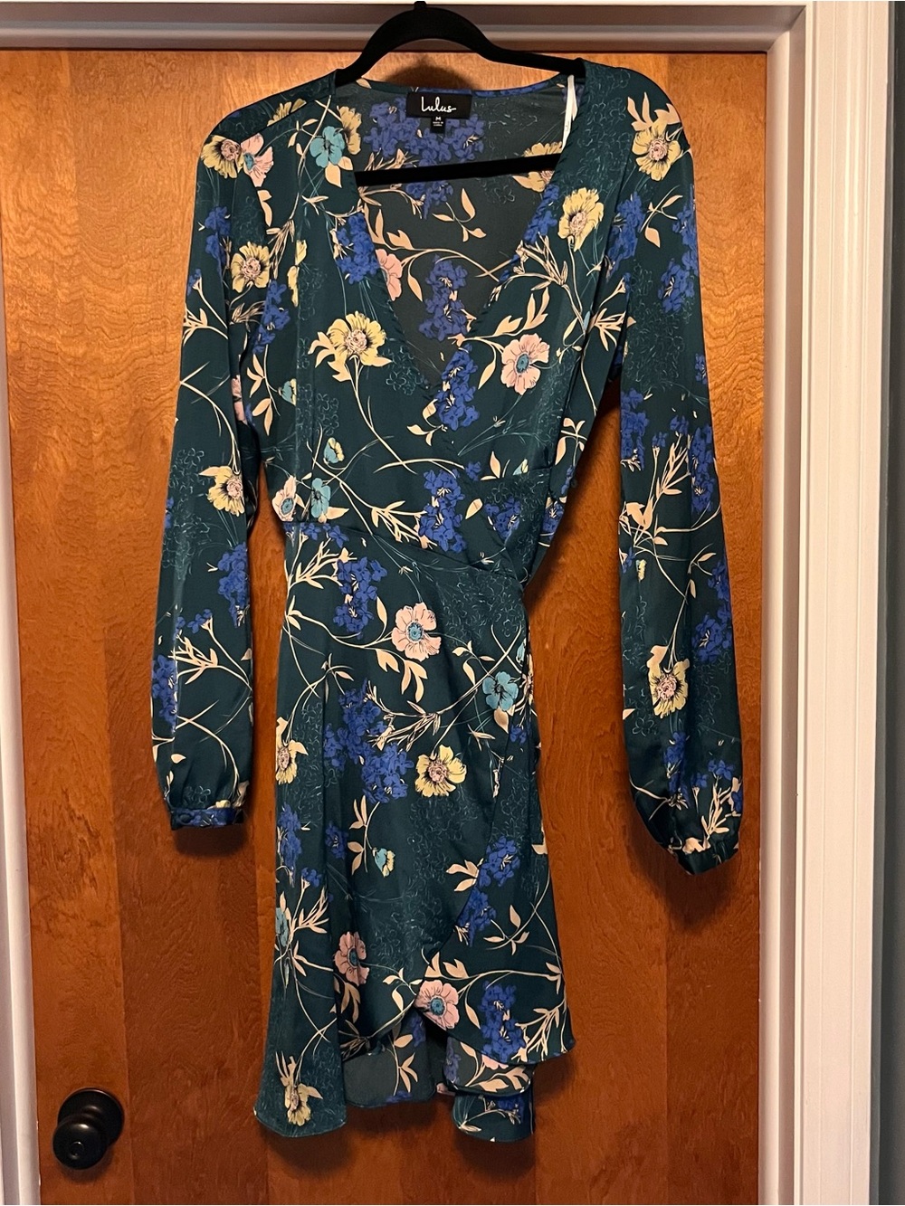 Lulu's Green Floral Wrap Dress. Women’s size medium.